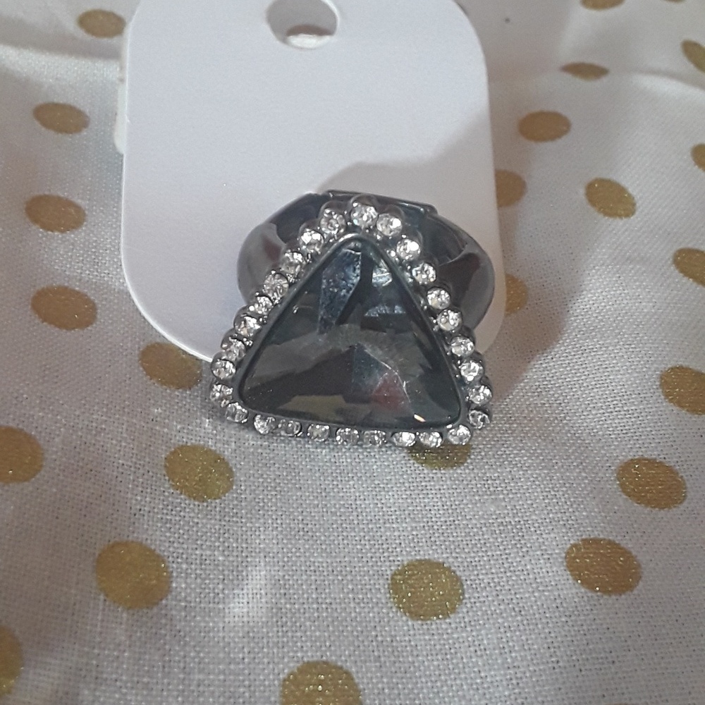 Black diamond adjustable clasp ring